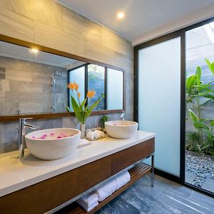 Garden & Pool View Villa Twins